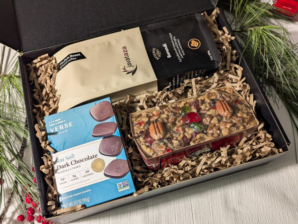 anna-marys-gift-boxes-1-1 Gift Box with 1 lb. Gourmet Nut Cake