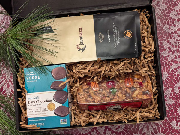 anna-marys-gift-boxes-1-2 Gift Box with 1 lb. Gourmet Nut Cake